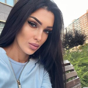 ArmaniGirl live cam video preview