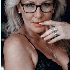 Roxie34DD webcam livesex profile in ireland cams